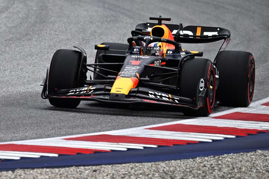 Max Verstappen won zaterdag de sprintrace en start vanaf pole position in Oostenrijk