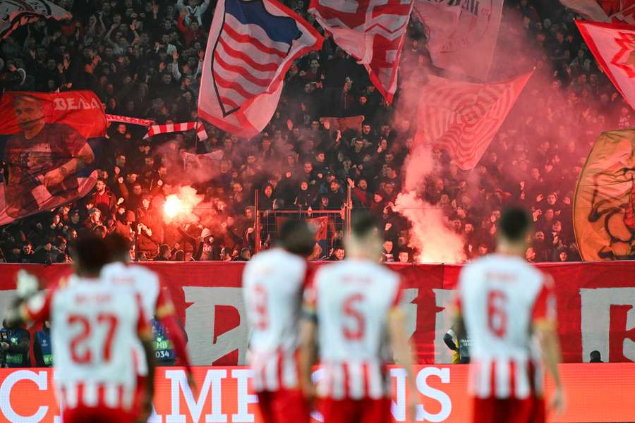 L'atmosfera al Marakanà di Belgrado