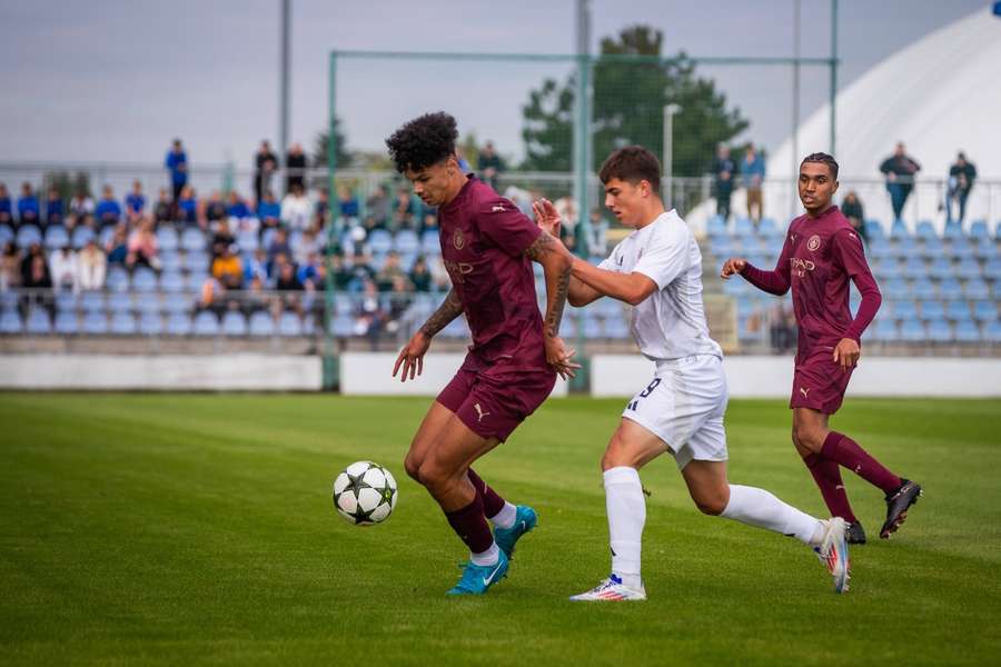 Dorastenci Slovana si pri prvej účasti belasých v LM otestovali sily napríklad aj s City.