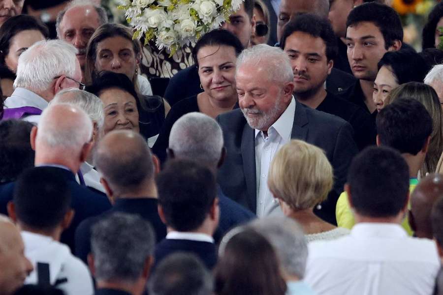Brazilian President Luiz Inacio Lula da Silva is pictured with mourners