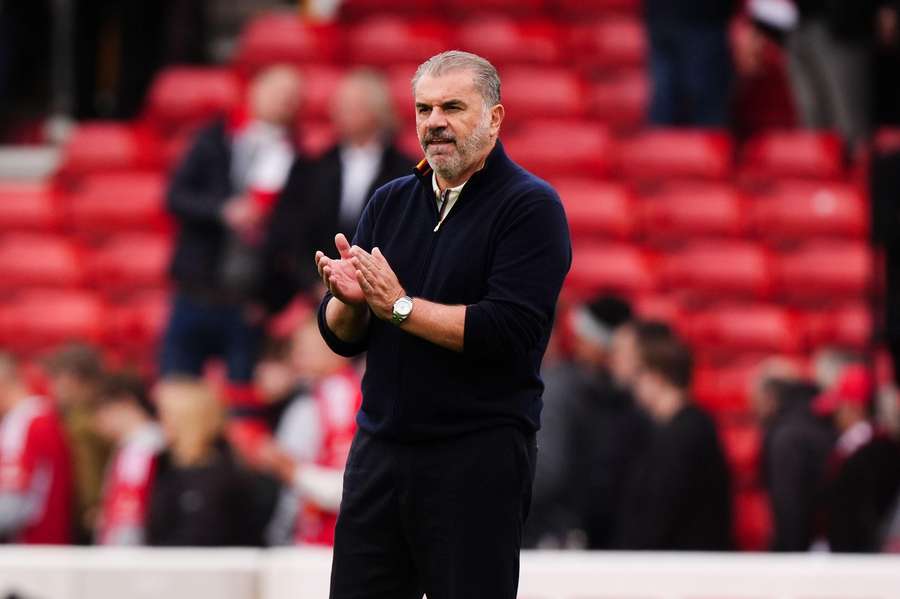 Postecoglou v Nottinghame dotrénoval.