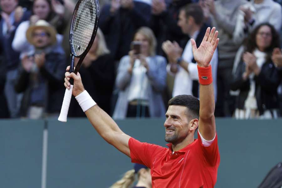 Djokovic celebra su victoria en Ginebra