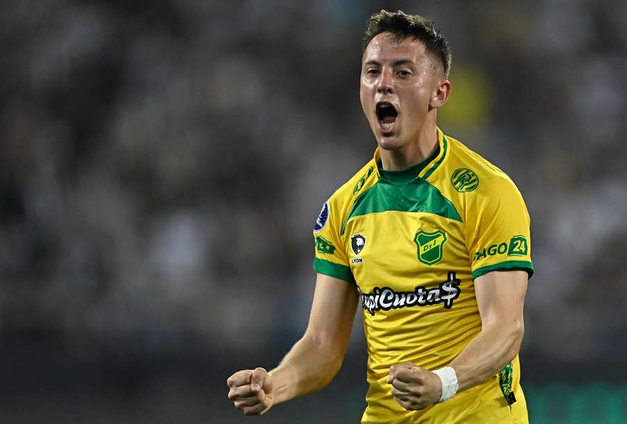 Tripichio comemora o gol de empate