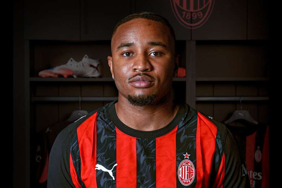 Christopher Nkunku avec son nouveau maillot.