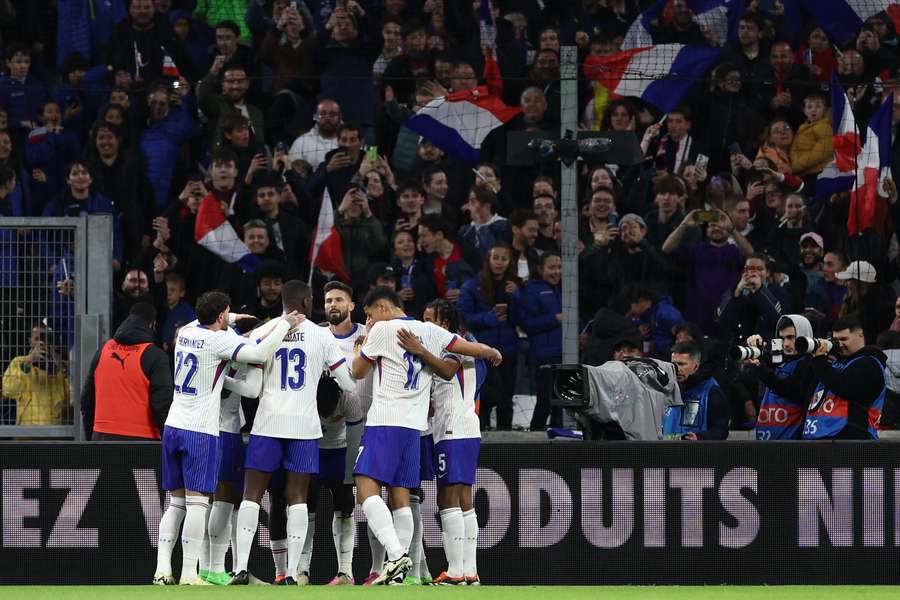 Francia gana a Chile por la mínima.