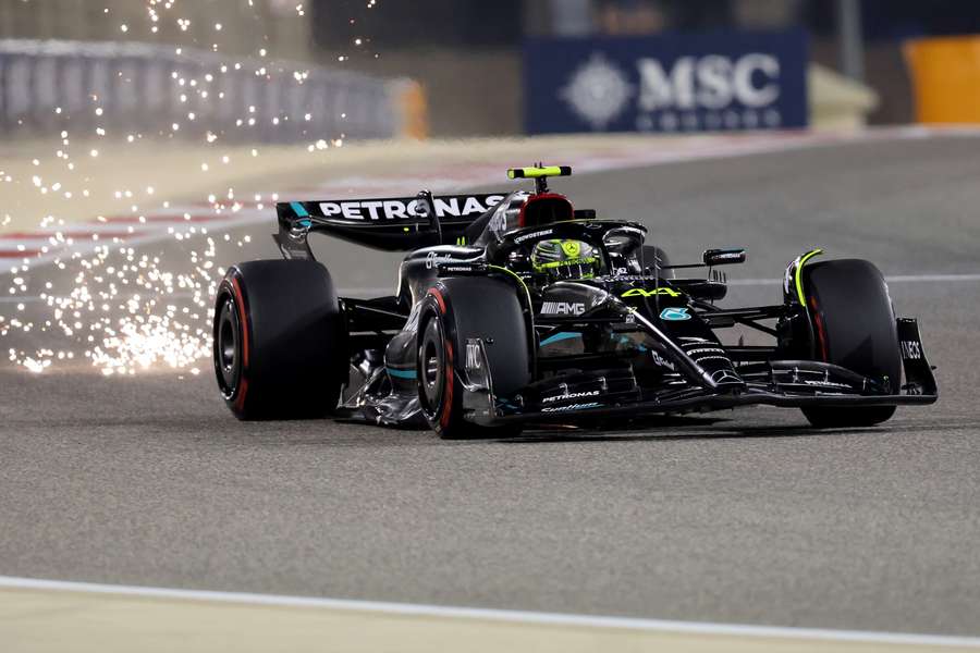 Alonso supera Verstappen em último treino livre para o GP do Bahrein -  ISTOÉ DINHEIRO