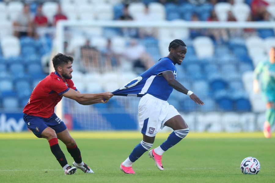 Iker Benito se quiso quedar con un recuerdo de Fatawu, del Ipswich Iker Benito se quiso quedar con un recuerdo de Fatawu, del Ipswich
