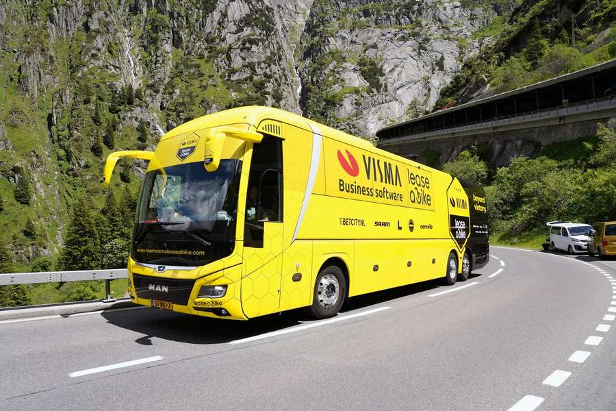 De teambus van Visma - Lease a Bike