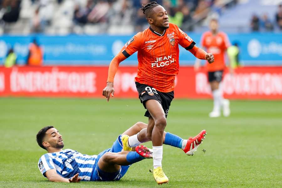 Chelsea ahead of rival Prem trio for Lorient prospect Avom Chelsea ahead of rival Prem trio for Lorient prospect Avom