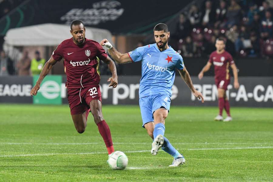 Slavia postup do jarnej fázy EKL už nemá vo svojich rukách.