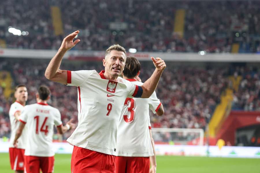 Lewandowski w reprezentacji: 17 lat, 11 trenerów, 160 meczów, 86 goli