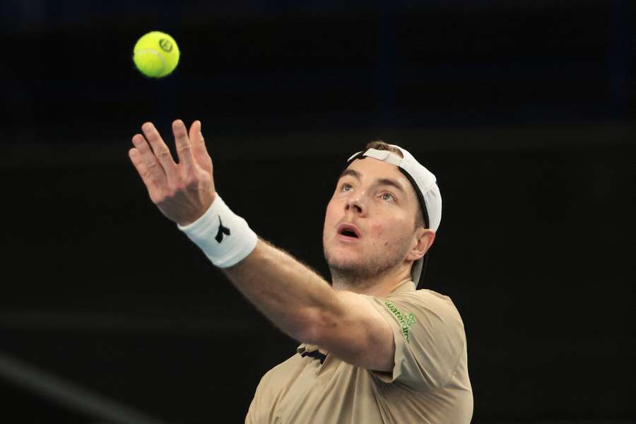 Tennis-Profi Jan-Lennard Struff beim Aufschlag