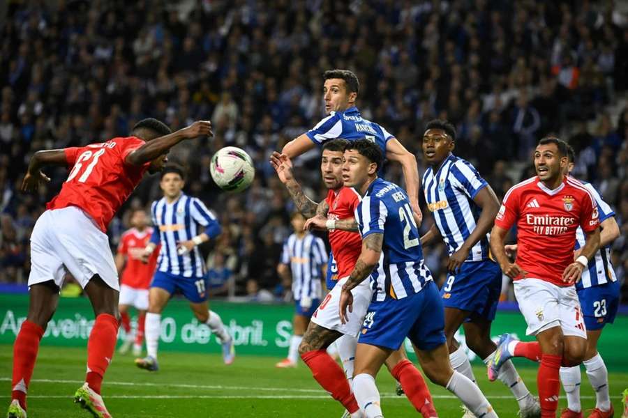 FC Porto e Benfica medem forças no clássico no Estádio do Dragão