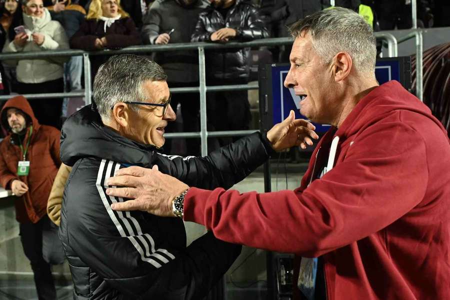 Ioan Ovidiu Sabău și Cristiano Bergodi, înainte de un duel Rapid - U Cluj disputat în 2023 Ioan Ovidiu Sabău și Cristiano Bergodi, înainte de un duel Rapid - U Cluj disputat în 2023