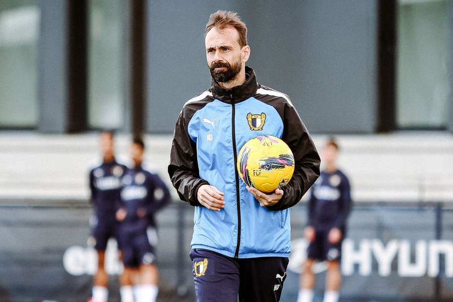 Hugo Oliveira é o treinador do Famalicão