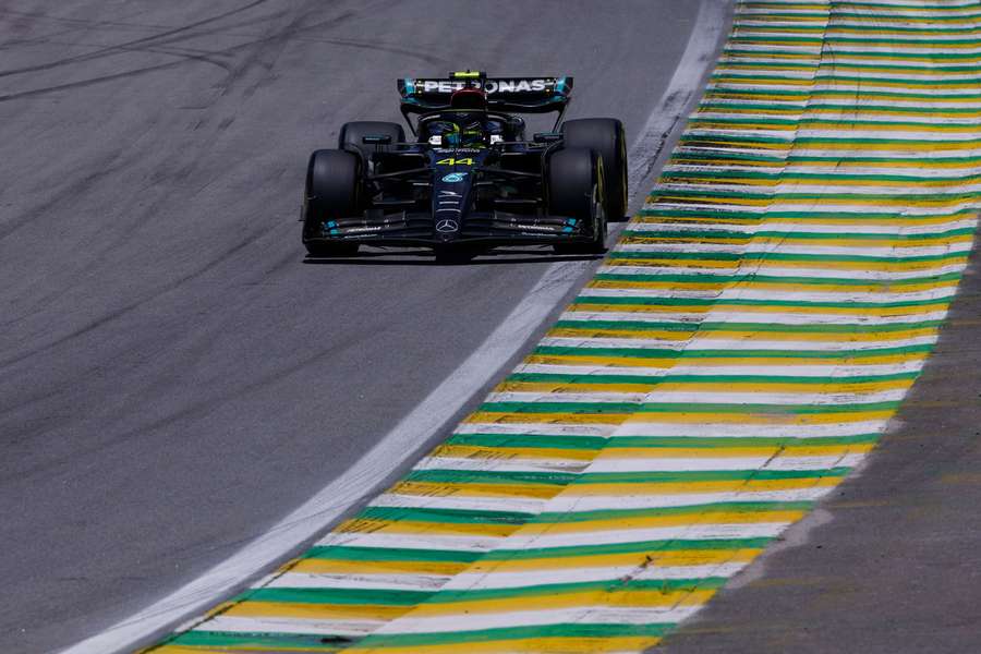 Lewis Hamilton struggled despite a strong start in Sao Paulo's sprint race
