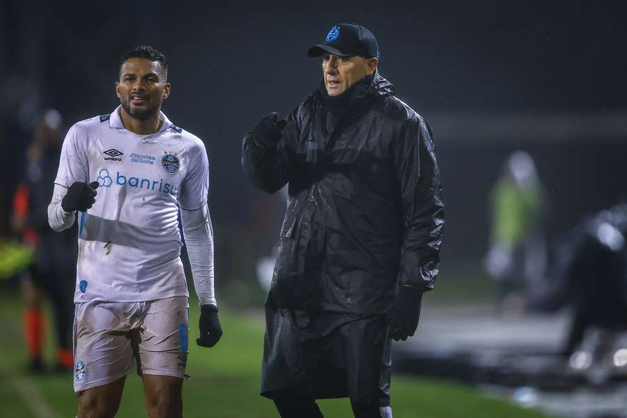 Grêmio busca liderança de seu grupo na Libertadores