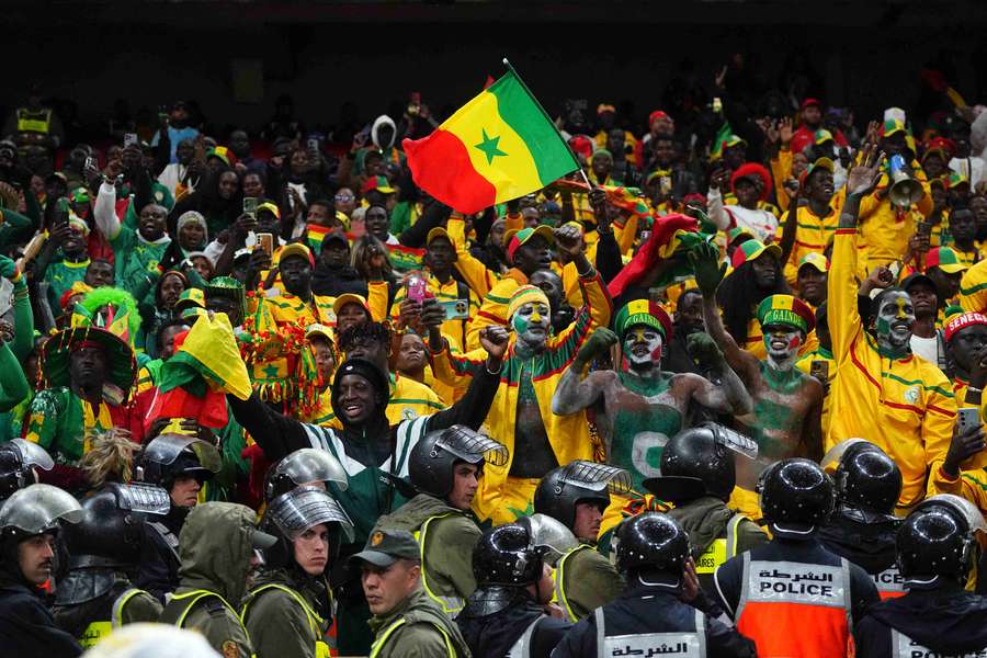 Le roi du Maroc gracie les supporters sénégalais emprisonnés Le roi du Maroc gracie les supporters sénégalais emprisonnés