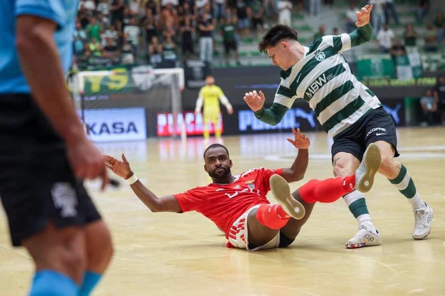 Sporting e Benfica empataram a três golos