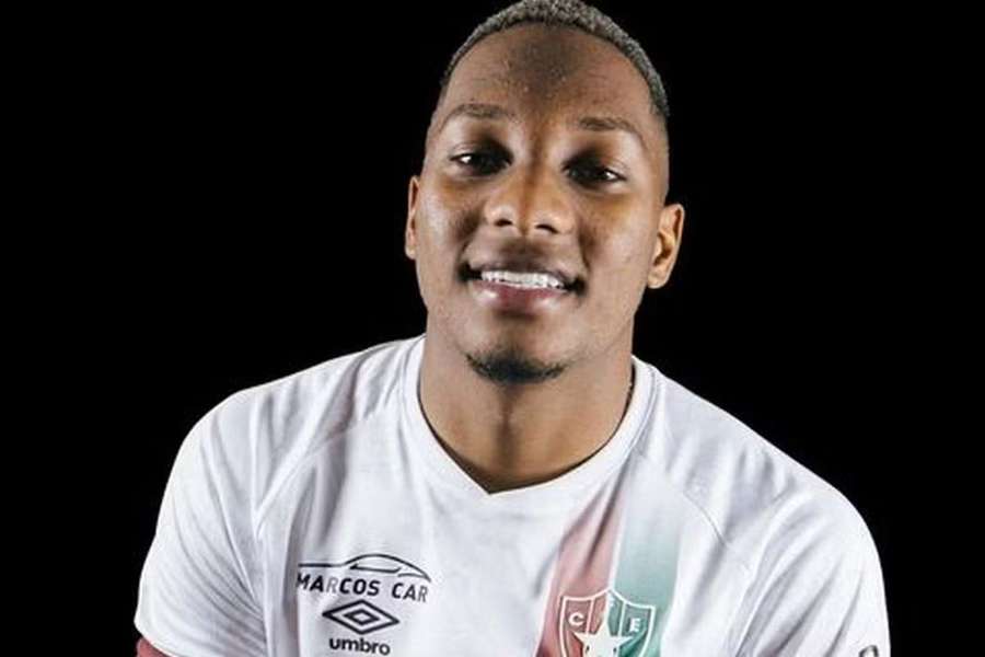 Juan Mina fez apenas 13 minutos pela equipa principal do Estrela da Amadora