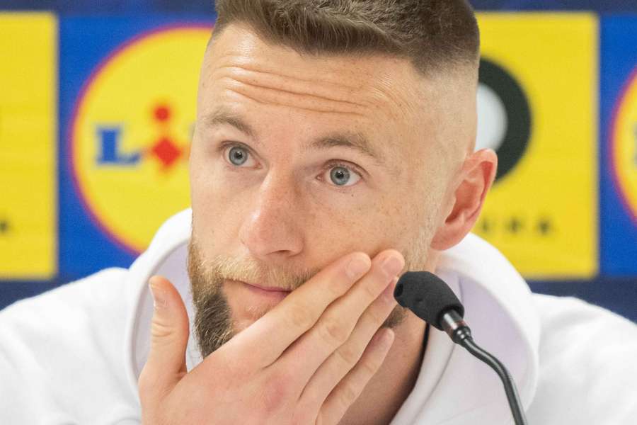 Škriniar v debate s novinármi.