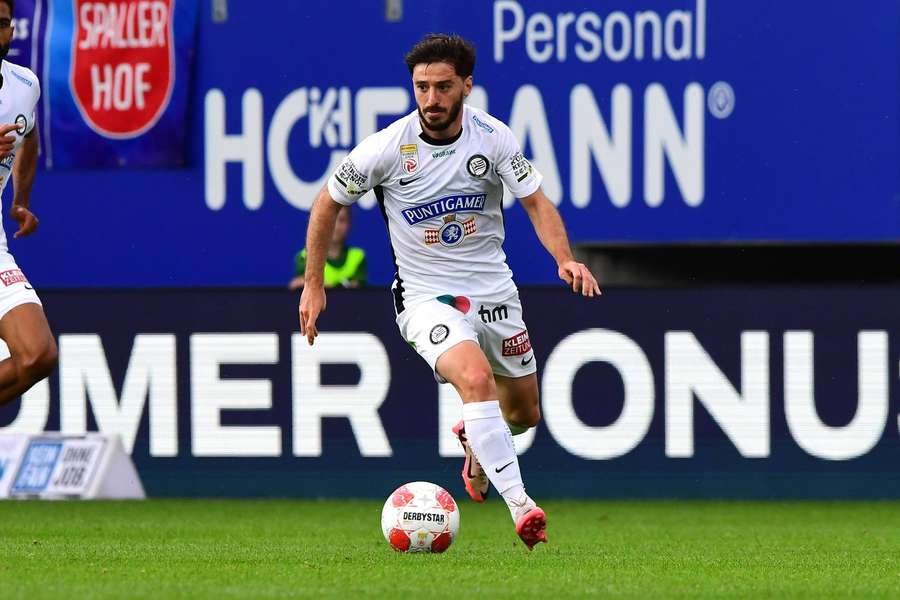 Bundesliga-Spieler der Saison Otar Kiteishvili beim Auswärtsspiel gegen BW Linz.
