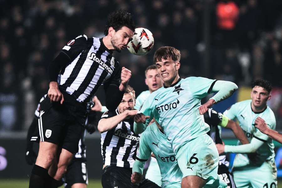 Slavia si z Řecka odvezla porážku 0:2.