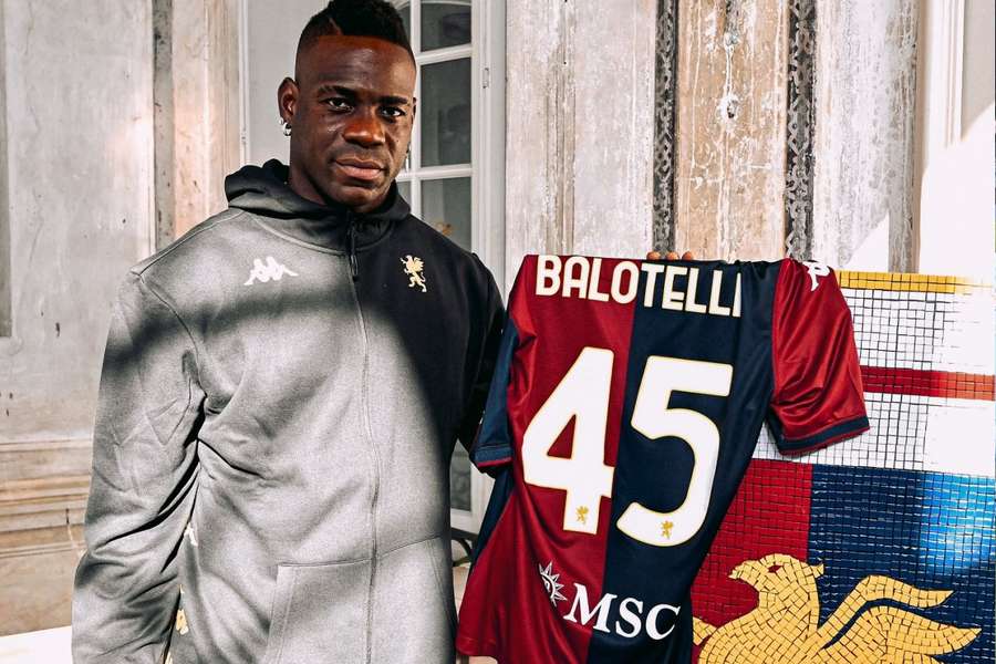 Balotelli assinou pelo Génova