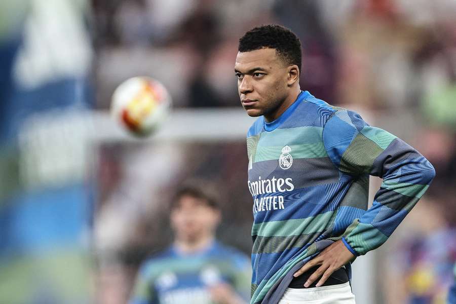 Mbappé v drese Realu Madrid.