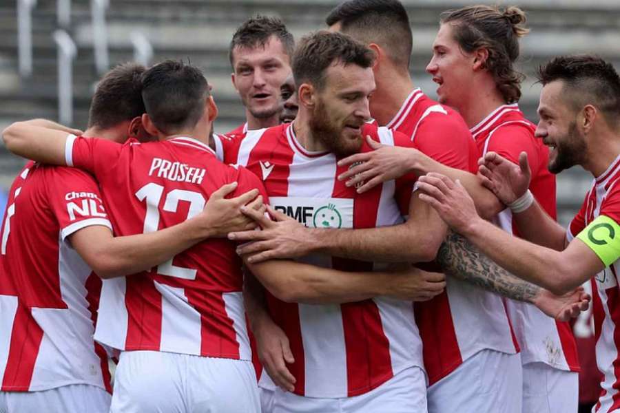 Žižkov si v derby poradil se Spartou B, zářil kanonýr Necid.