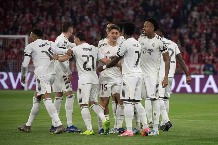 Hiszpańskie media: heroiczny mecz i godne pożegnanie Realu w Monachium