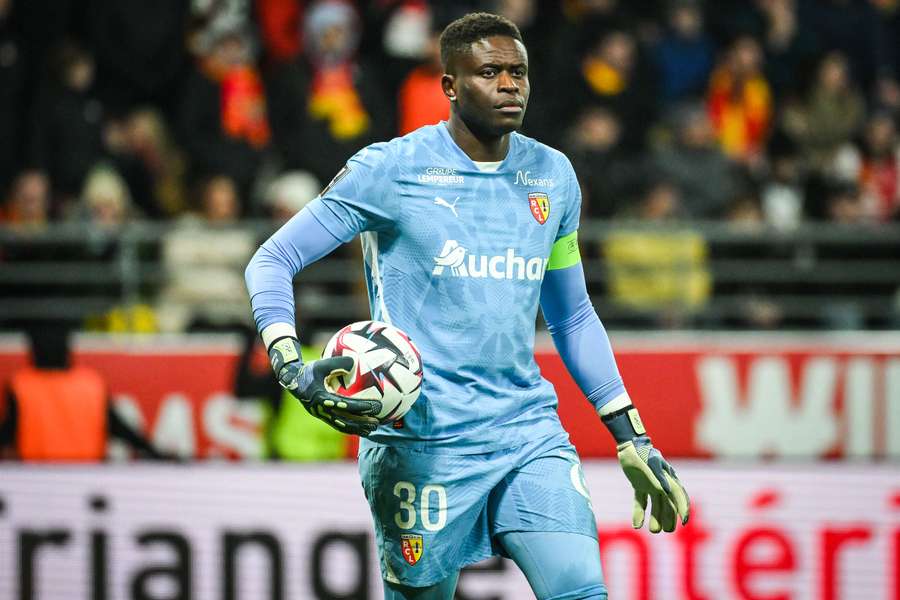 Brice Samba vai continuar no Rennes