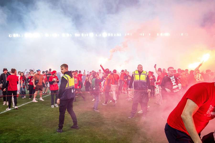 Während des Derbys spielten sich furchtbare Szenen ab.