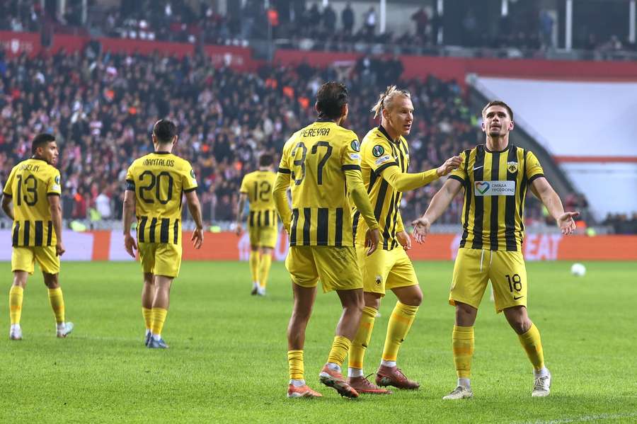 Răzvan Marin (primul din dreapta) se bucură după golul marcat cu Samsunspor