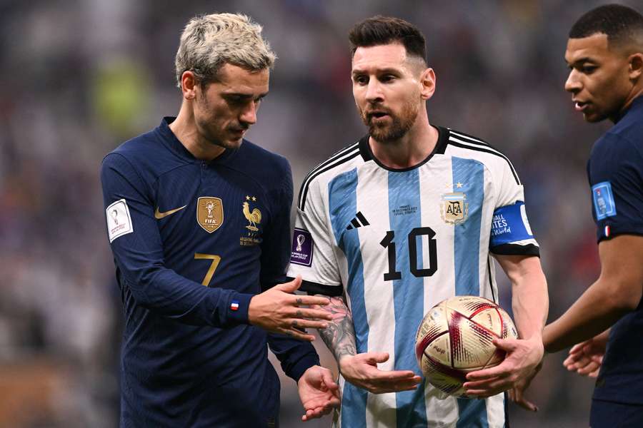 Šampioni z Argentiny jsou po výhře na MS v žebříčku FIFA druzí, Češi o tři místa klesli