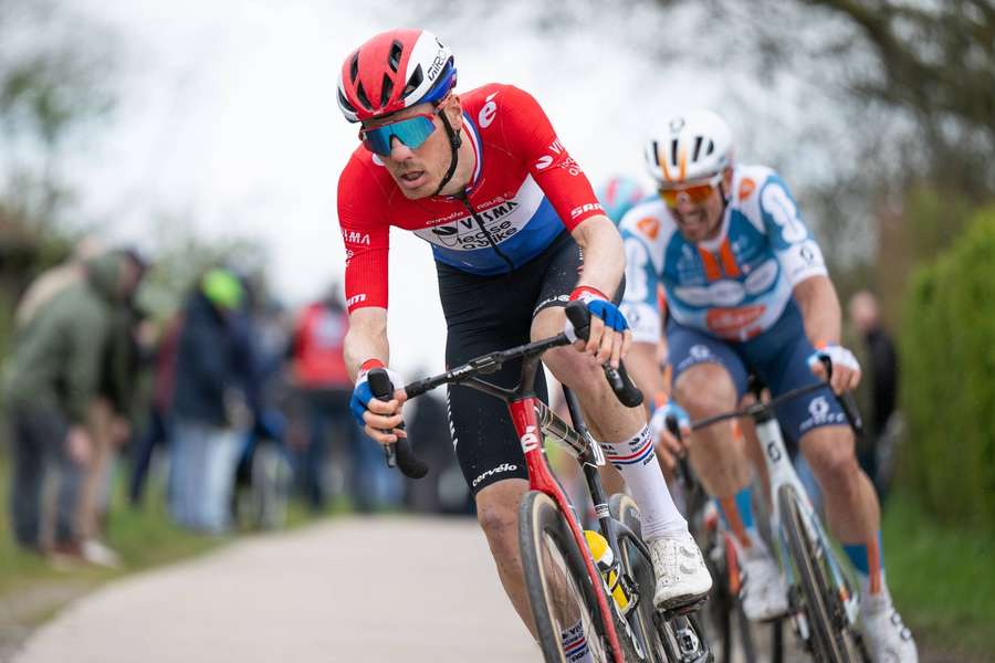 Dylan van Baarle voelt zich niet goed genoeg om deel te nemen aan Parijs-Roubaix