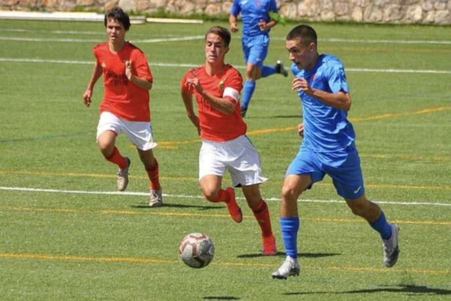 João Gonçalinho em ação no Belenenses, diante do Benfica