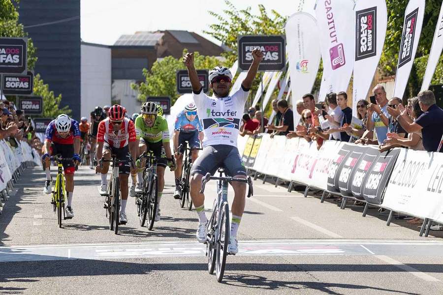 Leangel Linarez vence primeira etapa do Grande Prémio Jornal de Notícias