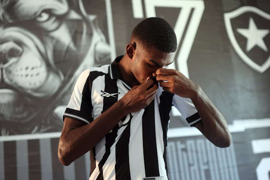 Wallace Davi é o terceiro reforço do Alvinegro anunciado para 2026