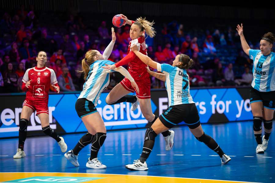 Polki wyszarpały wygraną z Argentyną w swoim pierwszym meczu rundy głównej MŚ