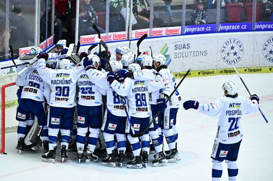Hokejisté Komety jsou po šesti letech v semifinále play off extraligy.