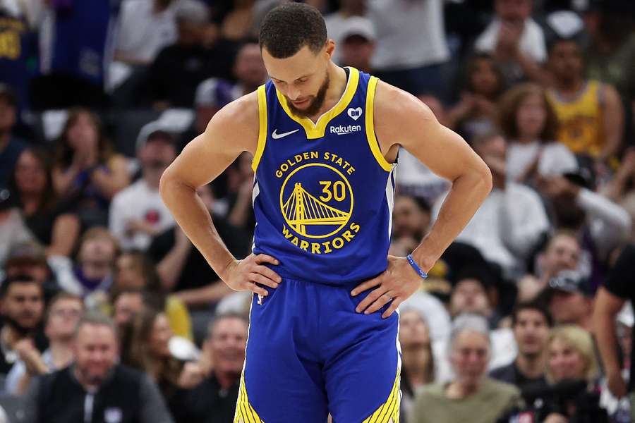 Stephen Curry não conseguiu levar os Warriors adiante na pós-temporada da NBA