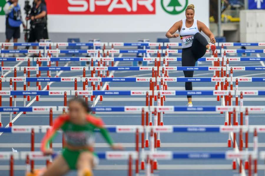 Jolien Boumkwová s úsměvem na tváři.