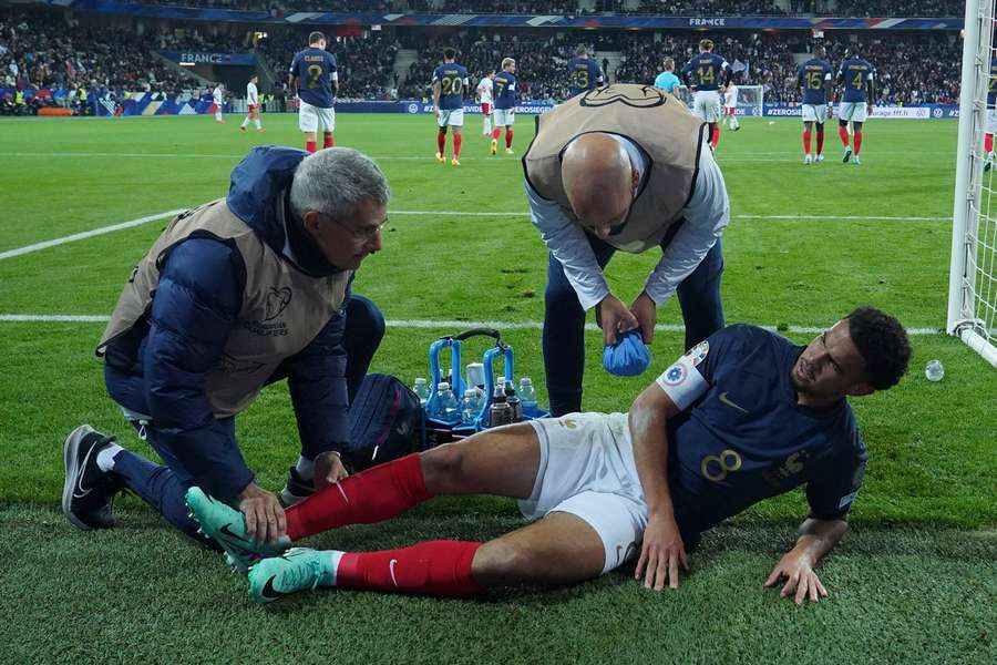 Warren Zaire-Emery sentiu lesão na goleada francesa
