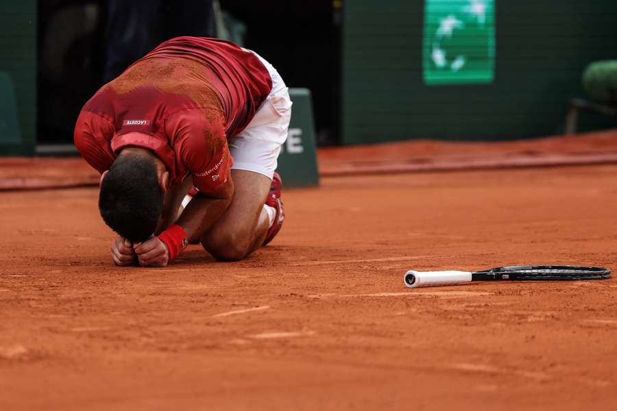 Novak Djokovic se retira de Roland Garros
