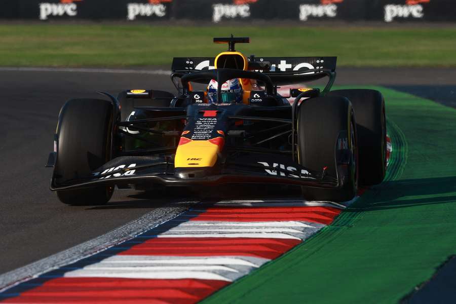 Max Verstappen está em busca de uma virada incrível no Mundial de Pilotos Max Verstappen está em busca de uma virada incrível no Mundial de Pilotos