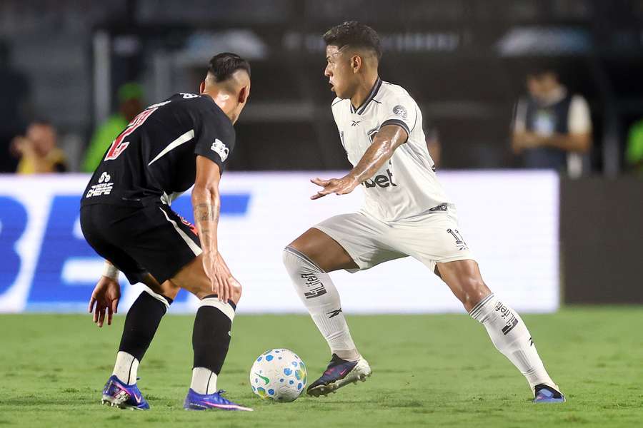 Vasco e Botafogo fizeram um primeiro tempo sem gols Vasco e Botafogo fizeram um primeiro tempo sem gols