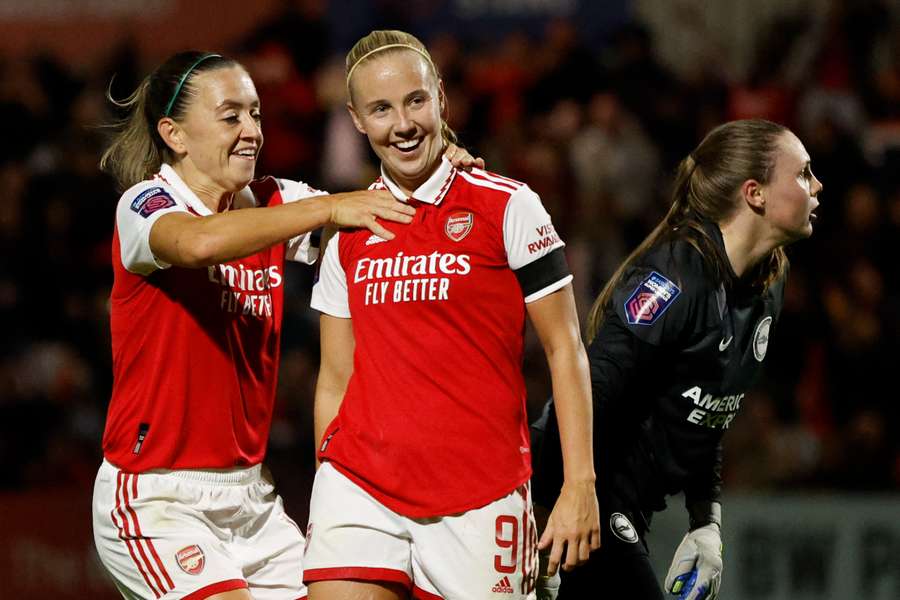 Mead double helps Arsenal to 4-0 WSL win over Brighton