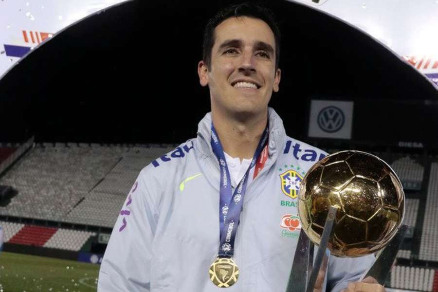 Paulo Victor conquistou títulos pela seleções de base do Brasil