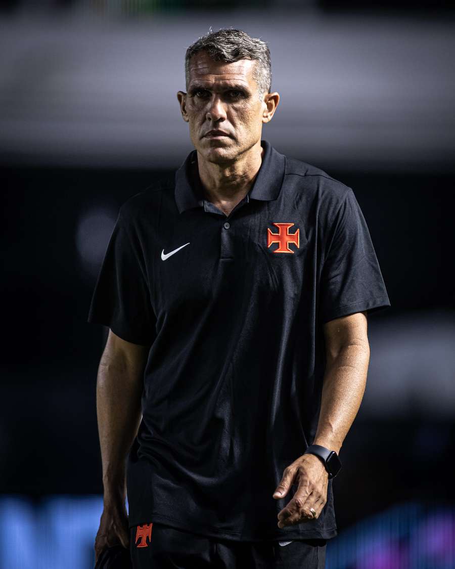 Bruno Lazaroni é o técnico interino do Vasco